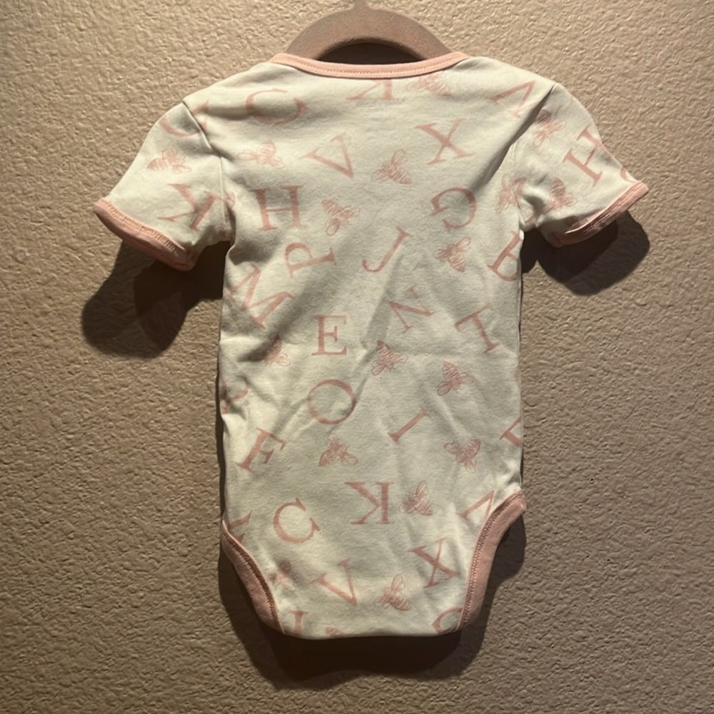 Burt’s Bees Baby Girl’s Onesie Alphabet Bee Size 3-6 Months Cotton - Picture 7 of 8